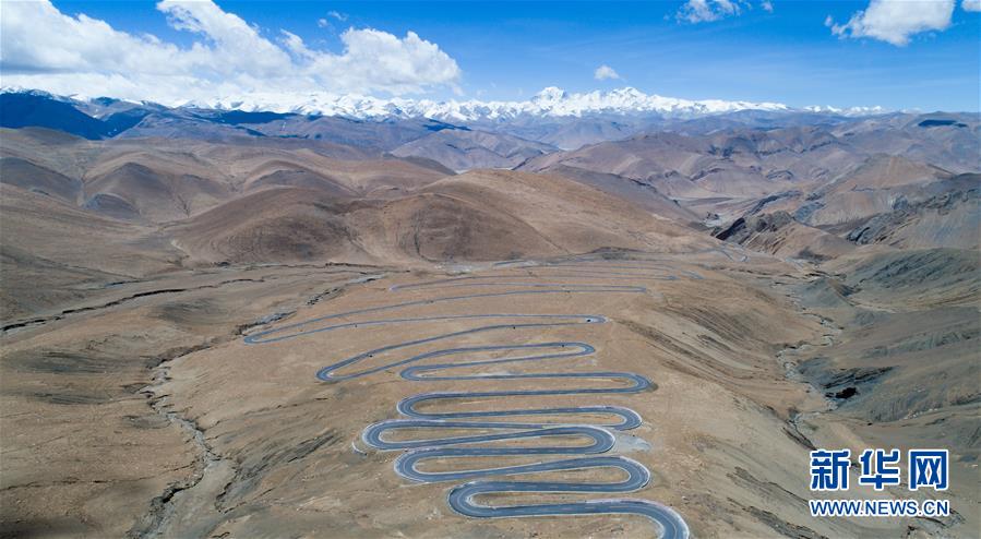 （壯麗70年&middot;奮斗新時(shí)代&mdash;&mdash;共和國發(fā)展成就巡禮）（9）人暢其行、貨暢其流&mdash;&mdash;共和國交通運(yùn)輸業(yè)發(fā)展成就巡禮