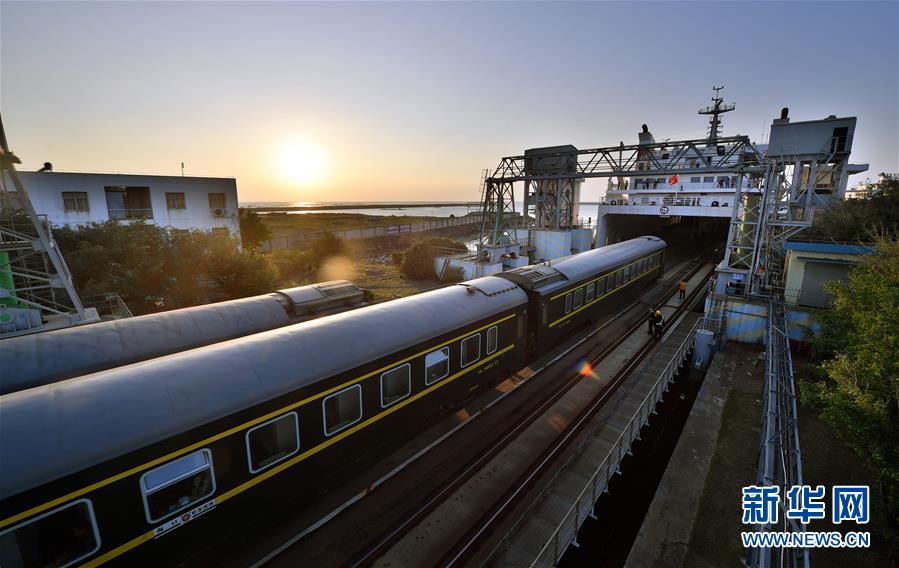 （壯麗70年&middot;奮斗新時(shí)代&mdash;&mdash;共和國發(fā)展成就巡禮）（11）人暢其行、貨暢其流&mdash;&mdash;共和國交通運(yùn)輸業(yè)發(fā)展成就巡禮