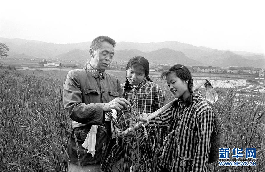 (紅土地“往事新說”·圖文互動(dòng))(1)萬里征途為初心 夫妻接力踐使命