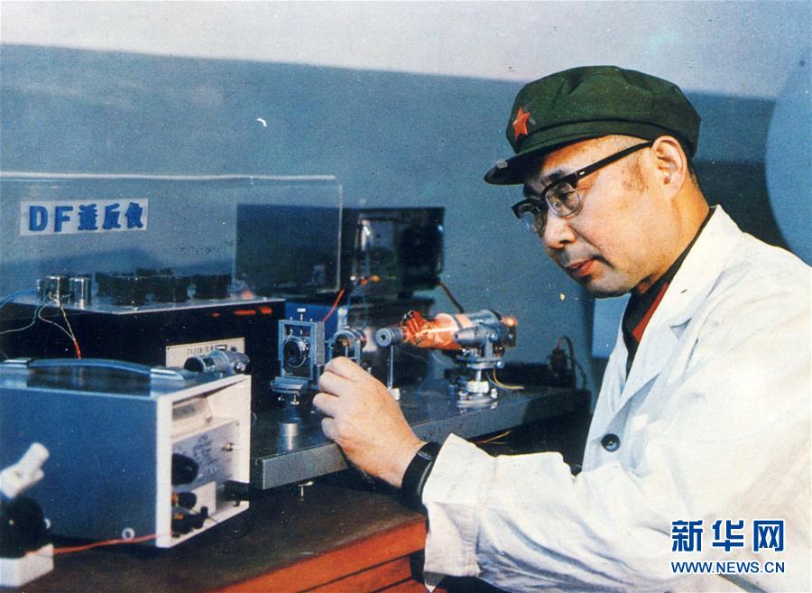 （愛國情 奮斗者&middot;圖文互動）（2）永不停轉(zhuǎn)的&ldquo;陀螺&rdquo;&mdash;&mdash;追記中國工程院院士、國防科技大學(xué)教授高伯龍