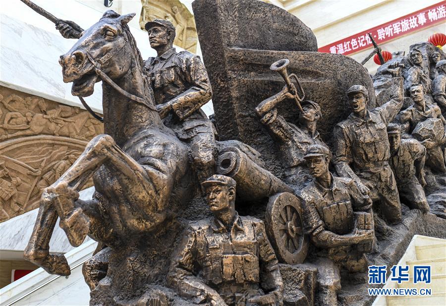 （新華全媒頭條&middot;圖文互動(dòng)）（3）同心筑夢(mèng)映天山&mdash;&mdash;新疆70年改革發(fā)展穩(wěn)定述評(píng)