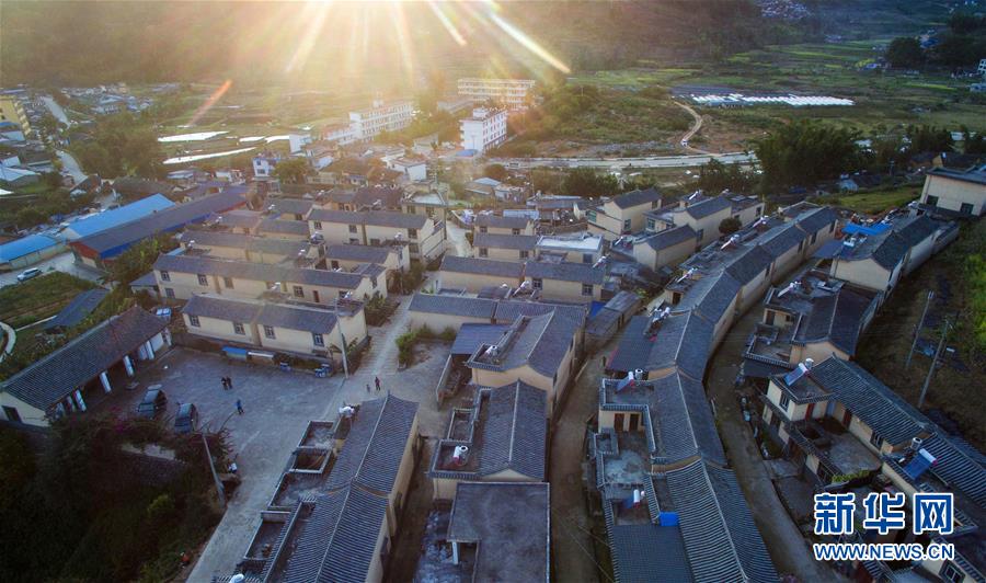 (新華全媒頭條·圖文互動(dòng))(5)讓各民族手足相親守望相助——以習(xí)近平同志為核心的黨中央關(guān)心少數(shù)民族和民族工作紀(jì)實(shí)