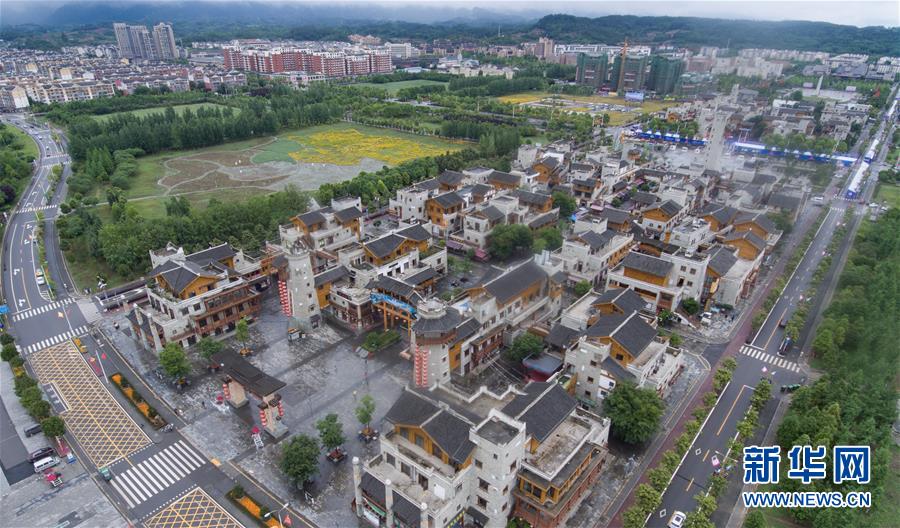 (新華全媒頭條·圖文互動(dòng))(12)讓各民族手足相親守望相助——以習(xí)近平同志為核心的黨中央關(guān)心少數(shù)民族和民族工作紀(jì)實(shí)