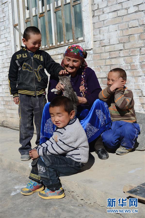 （壯麗70年&middot;奮斗新時代&mdash;&mdash;共和國榮光&middot;圖文互動）（1）中國，一生的守護&mdash;&mdash;記&ldquo;人民楷模&rdquo;國家榮譽稱號獲得者布茹瑪汗&middot;毛勒朵