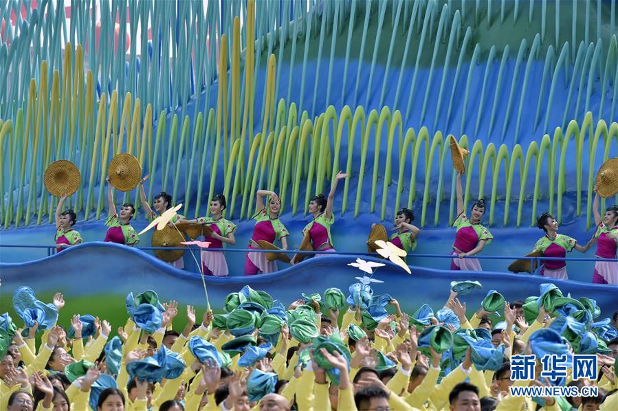 （新華全媒頭條&middot;圖文互動(dòng)）（12）凝聚愛(ài)國(guó)主義的磅礴力量！&mdash;&mdash;新中國(guó)成立70周年盛典啟示錄