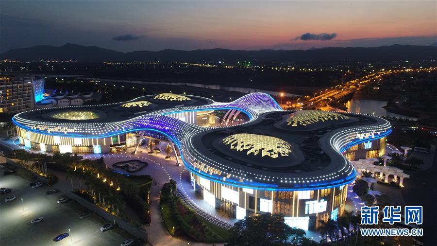 （在習近平新時代中國特色社會主義思想指引下&mdash;&mdash;新時代新作為新篇章&middot;總書記關(guān)切開放事&middot;圖文互動）（6）開放的故事講不完&mdash;&mdash;海南開放再&ldquo;提速&rdquo;