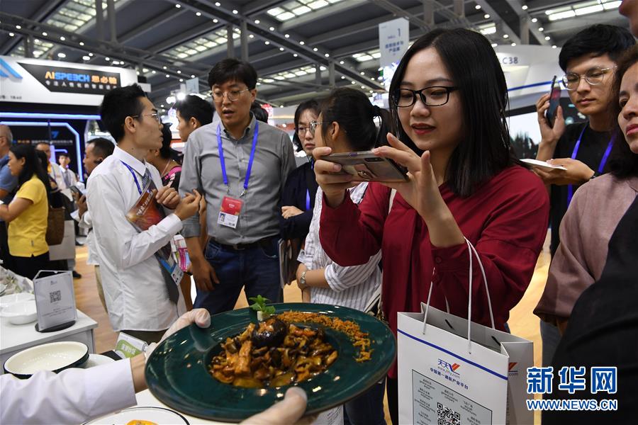 (新華全媒頭條·圖文互動(dòng))(9)觸摸跳動(dòng)的創(chuàng)新脈搏——從高交會(huì)看經(jīng)濟(jì)發(fā)展新動(dòng)能