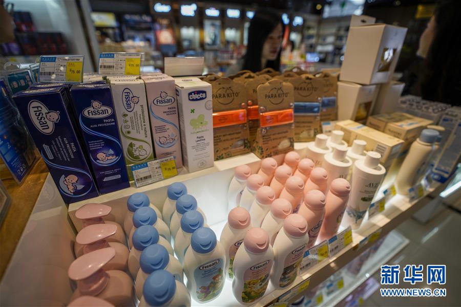 （在習(xí)近平新時代中國特色社會主義思想指引下&mdash;&mdash;新時代新作為新篇章&middot;總書記關(guān)切開放事&middot;圖文互動）（3）開放，讓迢迢邊關(guān)擁有穩(wěn)穩(wěn)幸福&mdash;&mdash;來自內(nèi)陸沿邊開放小城的故事