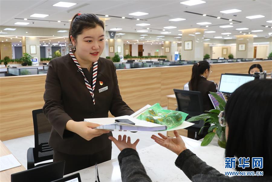 （四中全會(huì)精神在基層&middot;圖文互動(dòng)）（1）千億資本為何在這里匯聚？&mdash;&mdash;遼寧沈撫新區(qū)優(yōu)化營(yíng)商環(huán)境見聞