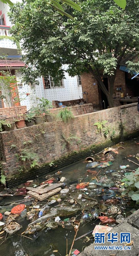 （圖文互動）（2）河長職責寫得明明白白，條條舉措無一落實&mdash;&mdash;國務(wù)院檢查組暗訪核查佛山一農(nóng)村河涌黑臭十余年無人管理