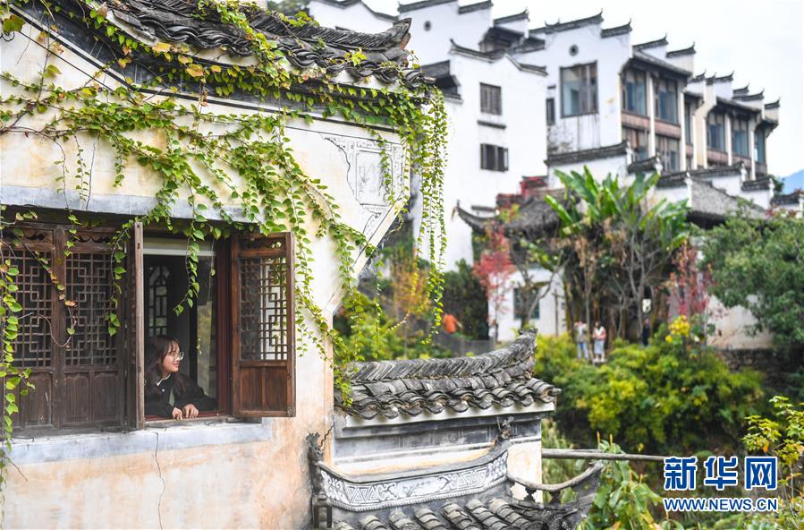 （圖文互動(dòng)）（2）鄉(xiāng)村攝影師、鄉(xiāng)村&ldquo;模特&rdquo;、民宿店主&mdash;&mdash;鄉(xiāng)村旅游推動(dòng)婺源農(nóng)民生活方式發(fā)生新變化