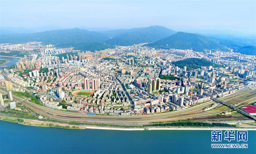 (新華全媒頭條·四中全會(huì)精神在基層·圖文互動(dòng))(1)沖破衰退循環(huán) 引領(lǐng)生態(tài)崛起——東北老工業(yè)基地城市本溪綠色轉(zhuǎn)型煥發(fā)朝氣