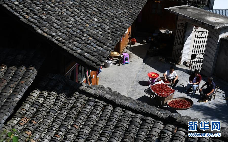 （新華全媒頭條&middot;圖文互動(dòng)）（3）干部去哪兒了？&mdash;&mdash;貴州干部大規(guī)模下沉脫貧攻堅(jiān)一線紀(jì)實(shí)