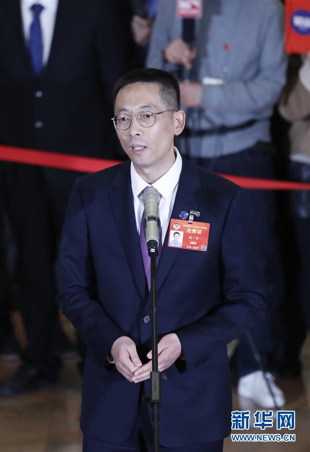 （兩會(huì)&middot;面對(duì)面）（11）全國(guó)政協(xié)委員接受采訪