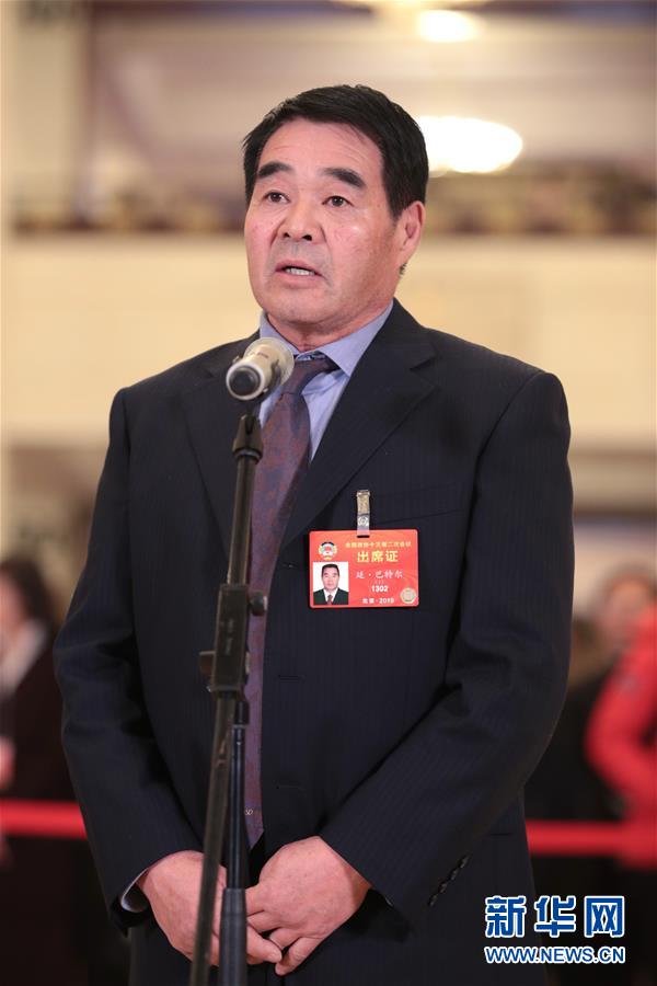 （兩會(huì)&middot;面對(duì)面）（7）全國政協(xié)委員接受采訪