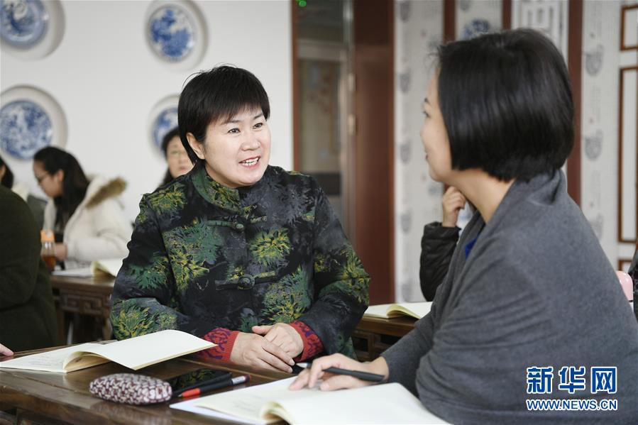 (兩會·圖片故事)(7)全國人大代表馬恒燕:讓城鄉(xiāng)學(xué)生共享“互聯(lián)網(wǎng)+教育”優(yōu)質(zhì)資源