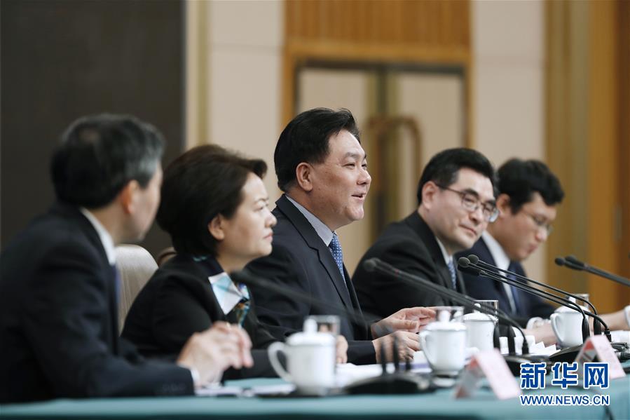 (兩會(huì)·XHDW)(10)最高人民法院審判委員會(huì)副部級(jí)專(zhuān)職委員劉貴祥等就“攻堅(jiān)‘基本解決執(zhí)行難’”答記者問(wèn)