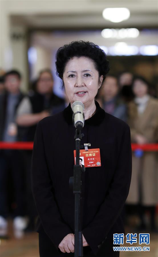 （兩會(huì)&middot;面對(duì)面&middot;XHDW）（6）全國(guó)政協(xié)委員接受采訪