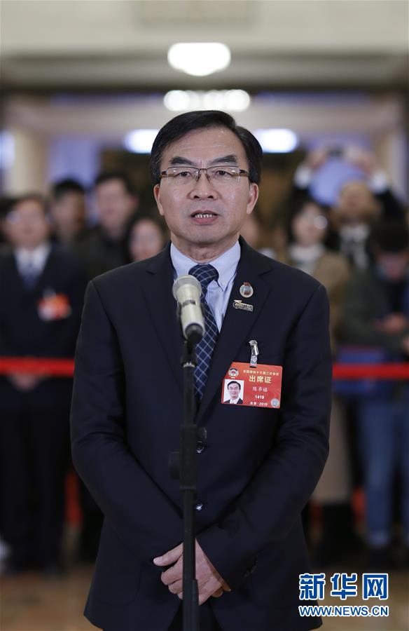 （兩會(huì)&middot;面對(duì)面&middot;XHDW）（8）全國(guó)政協(xié)委員接受采訪