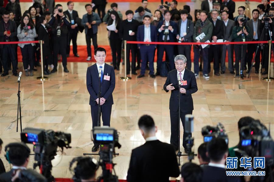 （兩會&middot;面對面&middot;XHDW）（14）全國政協(xié)委員接受采訪