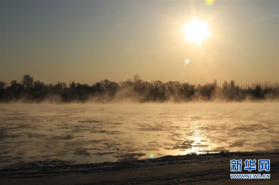 (環(huán)境)(2)黃河三盛公水利樞紐庫區(qū)出現(xiàn)“水煮黃河”景觀