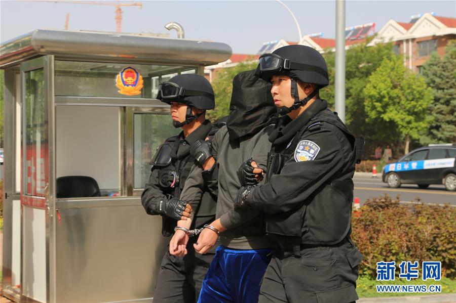 (新華全媒頭條·圖文互動(dòng))(2)擊楫中流正當(dāng)時(shí)——全國(guó)掃黑除惡專(zhuān)項(xiàng)斗爭(zhēng)推進(jìn)紀(jì)實(shí)