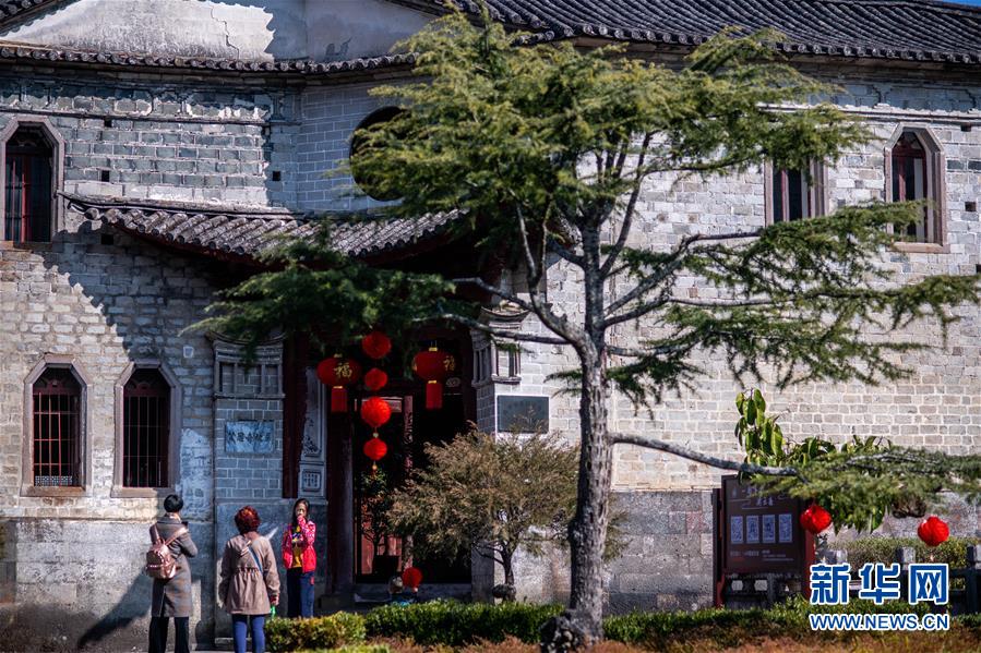 （圖文互動）（6）跨越發(fā)展起宏圖 信心滿懷著華章&mdash;&mdash;習近平總書記考察云南回訪記