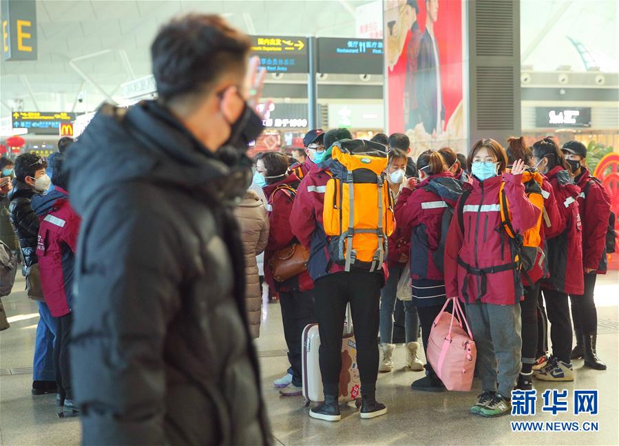 (新華全媒頭條·圖文互動)(18)萬眾一心迎挑戰(zhàn) 眾志成城戰(zhàn)疫情——全國總動員打響疫情防控阻擊戰(zhàn)紀(jì)實