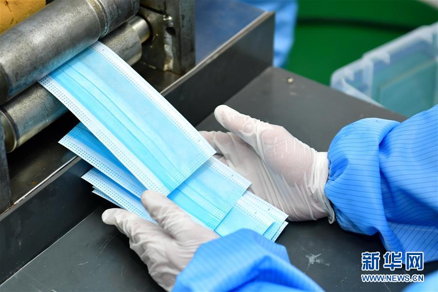 (聚焦疫情防控·圖文互動)(3)和時間賽跑——山西防疫緊缺物資生產(chǎn)一線見聞