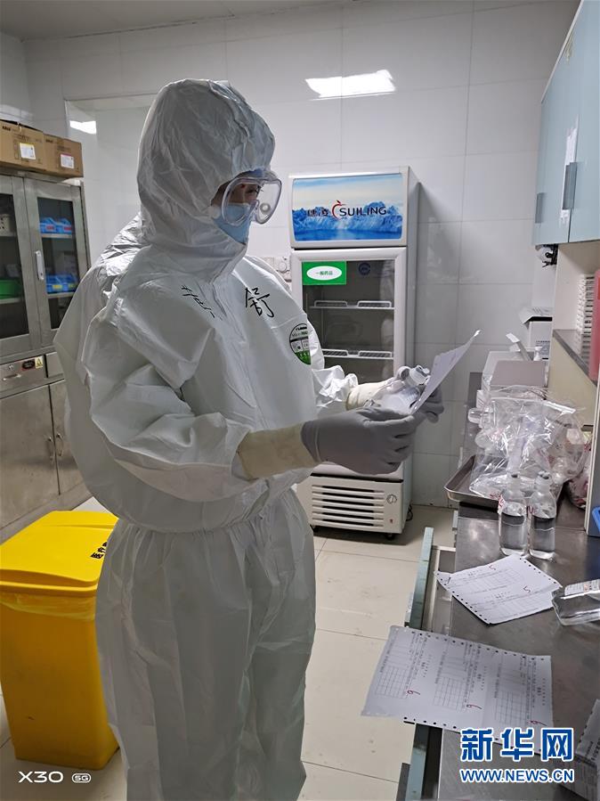 （新華全媒頭條&middot;圖文互動(dòng)）（7）戰(zhàn)紅區(qū)！&mdash;&mdash;發(fā)生在武漢抗疫隔離病房內(nèi)的故事