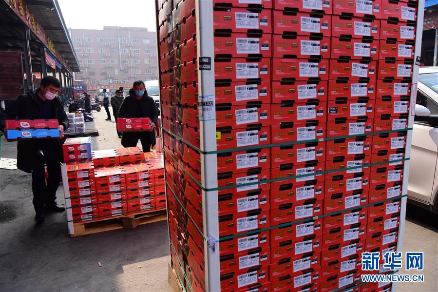 （聚焦疫情防控&middot;圖文互動）（2）吃的東西充足，做點花樣菜吧！&mdash;&mdash;中部地區(qū)最大農(nóng)產(chǎn)品批發(fā)市場見聞 