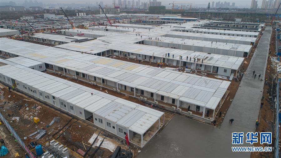 （新華全媒頭條&middot;圖文互動(dòng)） （1）做好疫情防護(hù) 統(tǒng)籌抓好改革發(fā)展穩(wěn)定各項(xiàng)工作&mdash;&mdash;堅(jiān)決打贏疫情防控阻擊戰(zhàn)系列述評之四