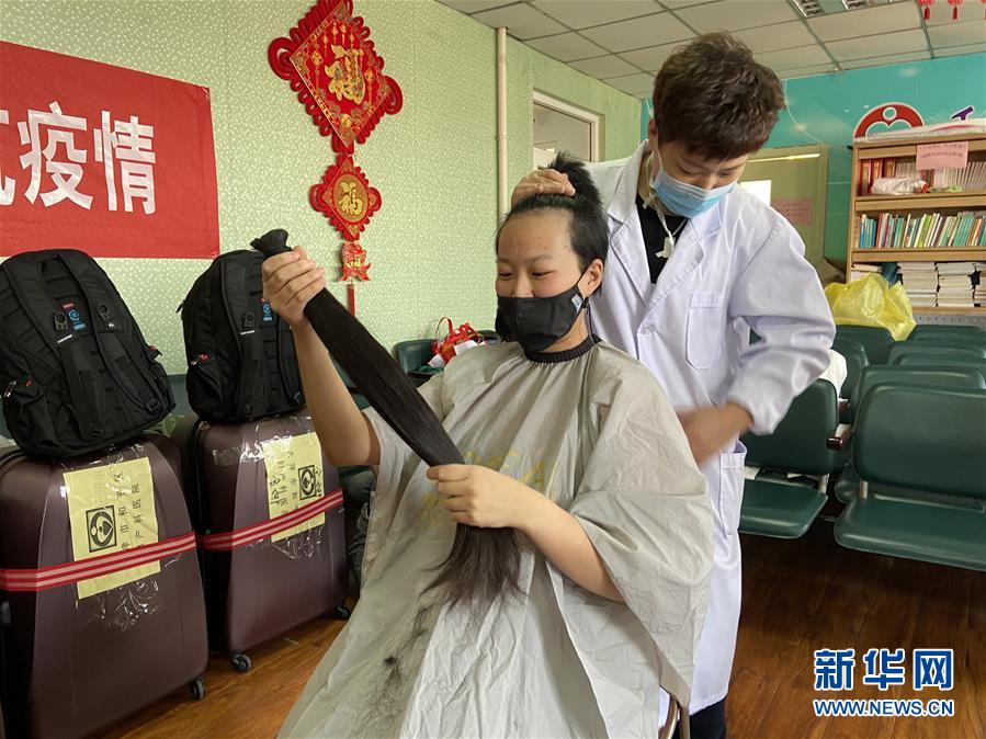 （聚焦疫情防控&middot;圖文互動）（1）沖鋒向前，我們義無反顧&mdash;&mdash;&ldquo;戰(zhàn)疫&rdquo;一線醫(yī)護人員群像