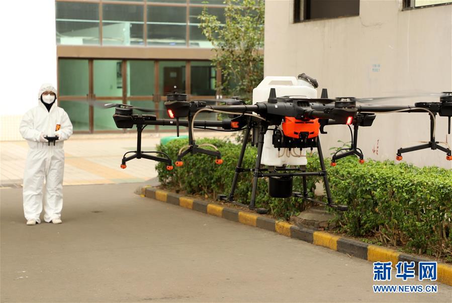 (聚焦疫情防控·圖文互動)(3)空中“飛來”二維碼——“科技+”助力深圳疫情防控