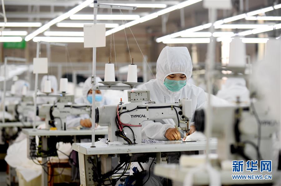 （聚焦疫情防控&middot;圖文互動(dòng)）（3）我們能多產(chǎn)一件，前方就少一份風(fēng)險(xiǎn)&mdash;&mdash;醫(yī)用防護(hù)服&ldquo;河北制造&rdquo;緊急&ldquo;起飛&rdquo;記