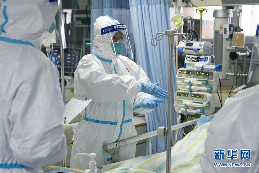 (新華全媒頭條·圖文互動)(13)滄海橫流顯本色 戰(zhàn)“疫”一線黨旗紅——全國各領(lǐng)域基層黨組織和廣大黨員奮力打好疫情防控阻擊戰(zhàn)(1)