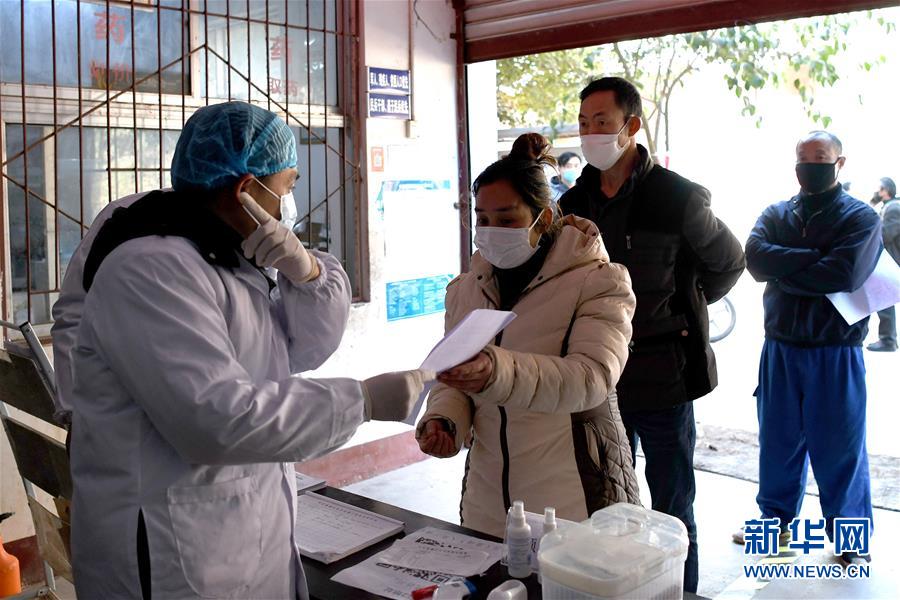 （抓好經(jīng)濟(jì)發(fā)展 應(yīng)對(duì)復(fù)雜局面&middot;圖文互動(dòng)）（3）2500萬(wàn)農(nóng)民工如何安全返崗？&mdash;&mdash;農(nóng)民工大省四川復(fù)工觀察