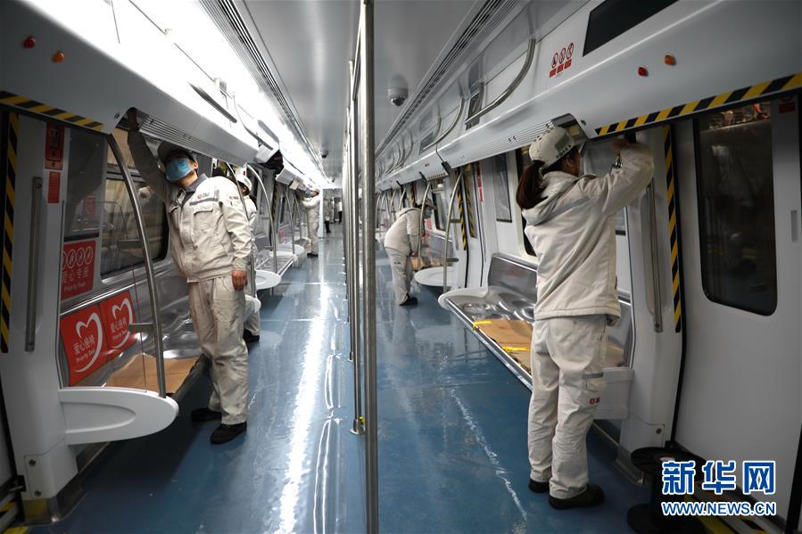 （圖文互動(dòng)）（3）吃粉擼串，商圈&ldquo;打卡&rdquo;，動(dòng)車出廠&mdash;&mdash;湖南&ldquo;標(biāo)簽&rdquo;復(fù)蘇記