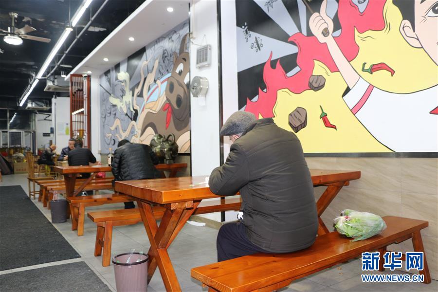 （圖文互動(dòng)）（5）吃粉擼串，商圈&ldquo;打卡&rdquo;，動(dòng)車出廠&mdash;&mdash;湖南&ldquo;標(biāo)簽&rdquo;復(fù)蘇記