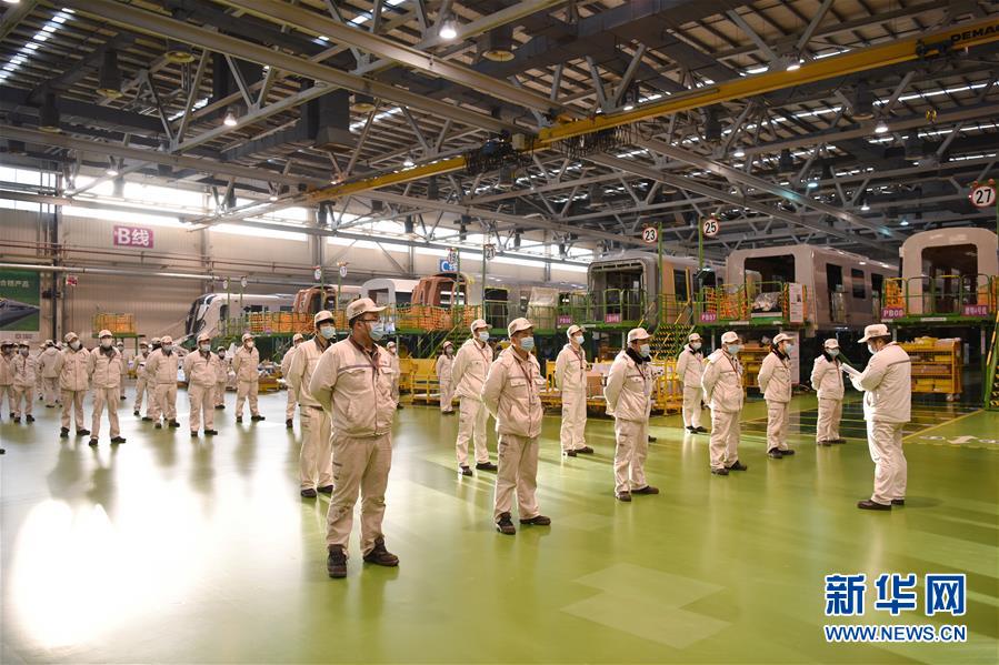 （圖文互動(dòng)）（7）吃粉擼串，商圈&ldquo;打卡&rdquo;，動(dòng)車出廠&mdash;&mdash;湖南&ldquo;標(biāo)簽&rdquo;復(fù)蘇記