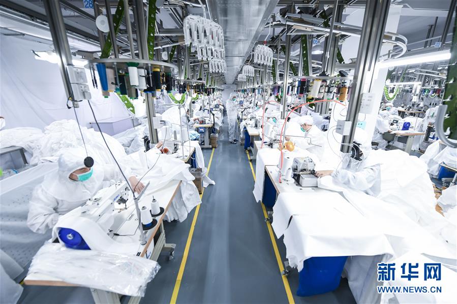 (聚焦疫情防控·圖文互動)(1)把最好的留給最需要的醫(yī)護人員——深圳醫(yī)療物資企業(yè)生產(chǎn)見聞