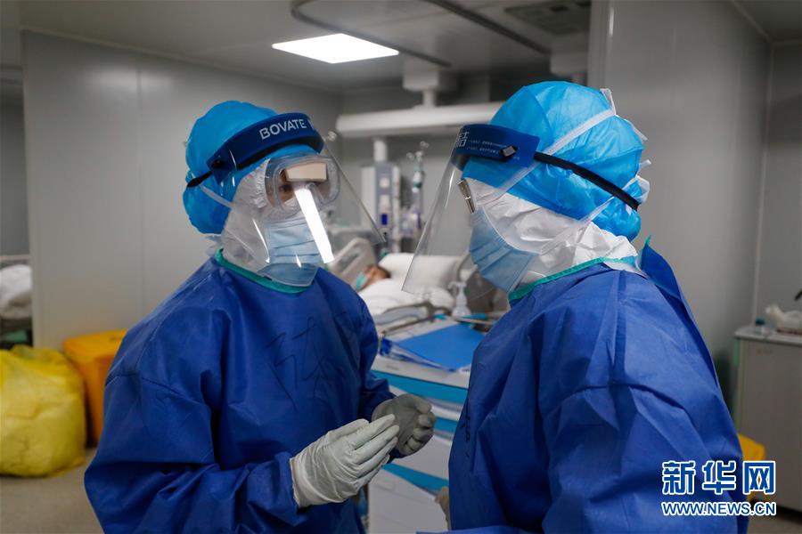 (一線抗疫群英譜·圖文互動(dòng))(1)嫻靜少言 不慕榮利——記火神山醫(yī)院重癥醫(yī)學(xué)一科護(hù)士長陳靜