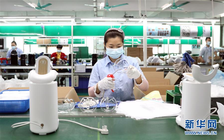 (抓好經(jīng)濟發(fā)展 應對復雜局面·圖文互動)(3)在“家電之都”順德看“中國制造”抗壓前行