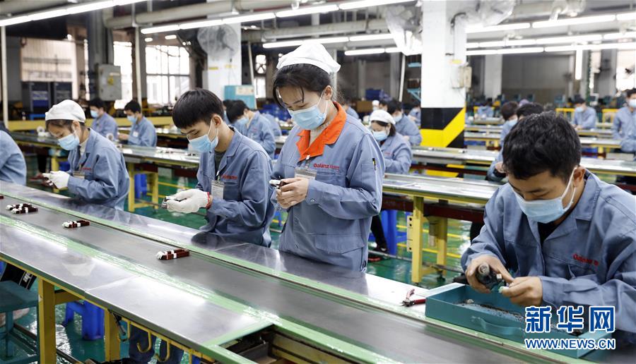 (抓好經(jīng)濟發(fā)展 應對復雜局面·圖文互動)(4)在“家電之都”順德看“中國制造”抗壓前行