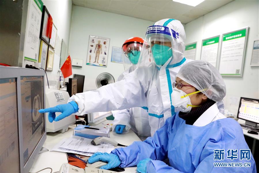 (在習近平新時代中國特色社會主義思想指引下——新時代新作為新篇章·習近平總書記關切事·圖文互動)(7)高擎利劍驅疫魔——科研攻關助力湖北戰(zhàn)“疫”記