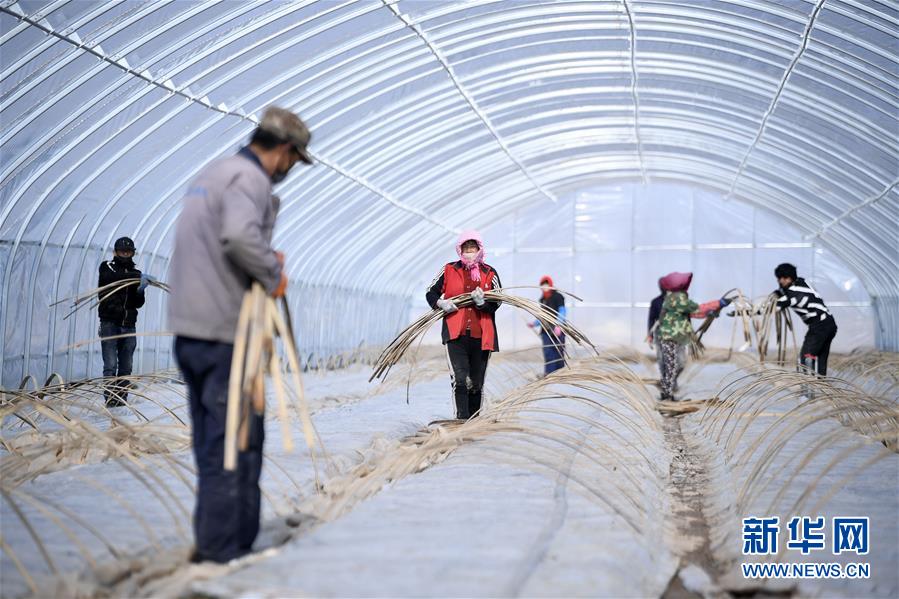 （在習(xí)近平新時代中國特色社會主義思想指引下&mdash;&mdash;新時代新作為新篇章&middot;習(xí)近平總書記關(guān)切事&middot;圖文互動）（1）戰(zhàn)&ldquo;疫&rdquo;戰(zhàn)&ldquo;貧&rdquo;都要贏&mdash;&mdash;脫貧攻堅(jiān)一線打響兩場硬仗