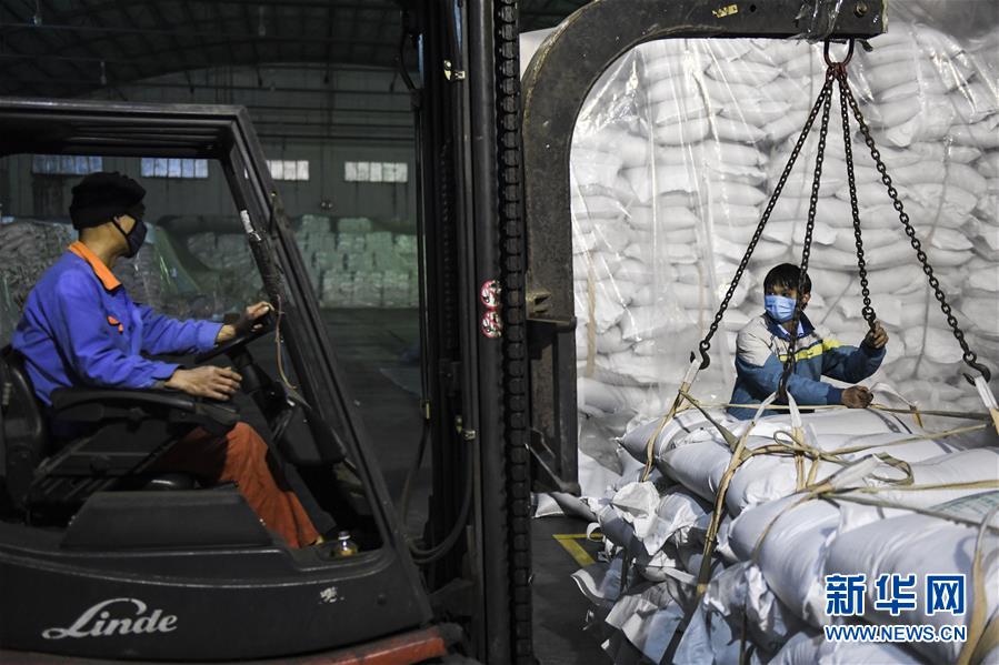 (抓好經(jīng)濟(jì)發(fā)展 應(yīng)對復(fù)雜局面·圖文互動(dòng))(2)“一企一策”解難題 大項(xiàng)目按下“加速器”——廣西精準(zhǔn)有序推動(dòng)項(xiàng)目開工復(fù)工