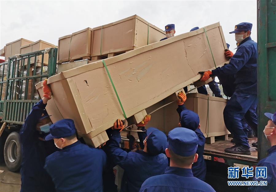 （新華全媒頭條）（4）&ldquo;疫&rdquo;線閃耀&ldquo;火焰藍(lán)&rdquo;&mdash;&mdash;記奮戰(zhàn)湖北抗疫一線的消防救援隊(duì)伍