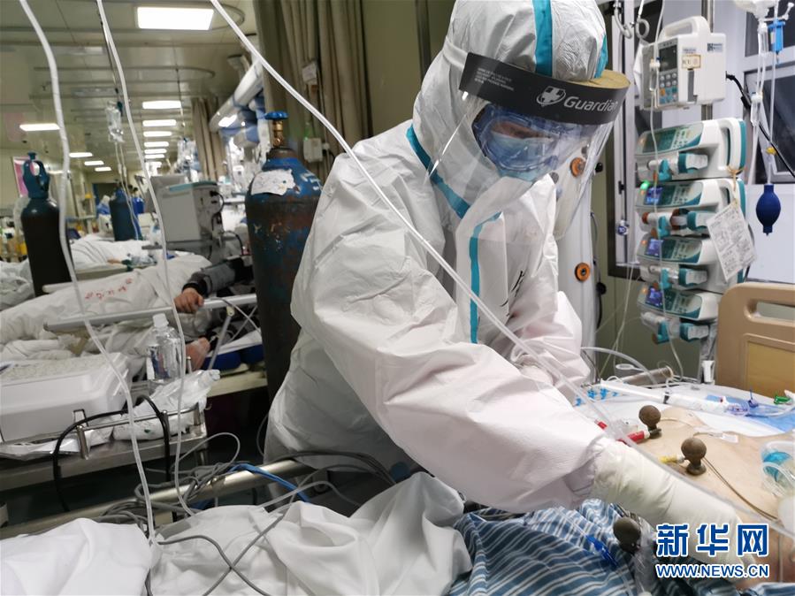 （一線抗疫群英譜&middot;圖文互動）（1）生命之光，溫暖&ldquo;無面之交&rdquo;&mdash;&mdash;記抗疫一線重癥監(jiān)護(hù)室90后護(hù)士金鈺 