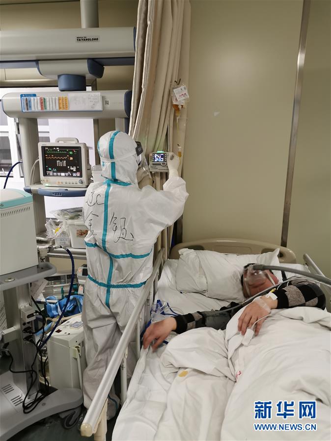 （一線抗疫群英譜&middot;圖文互動）（4）生命之光，溫暖&ldquo;無面之交&rdquo;&mdash;&mdash;記抗疫一線重癥監(jiān)護(hù)室90后護(hù)士金鈺 